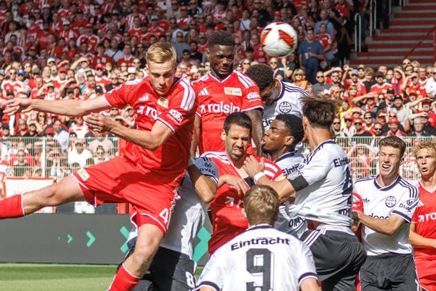Fussball: Bundesliga, 1. Spieltag, 1. FC Union Berlin - Eintracht Frankfurt, Stadion An der Alten Foersterei. Michel Aebischer (1. FC Union Berlin) trifft zum 1:0. DFL regulations and DFB regulations prohibit any use of photographs as image sequences and or quasi-video, Foto: Andreas Gora 1. FC Union Berlin - Eintracht Frankfurt *** German Bundesliga, Matchday 1, 1. FC Union Berlin vs. Eintracht Frankfurt, Stadion An der Alten Foersterei, Michel Aebischer, 1. FC Union Berlin wins 1–0. DFL and DFB regulations prohibit any use of photographs as image sequences and or quasi-video. Photo by Andreas Gora, 1. FC Union Berlin vs. Eintracht Frankfurt