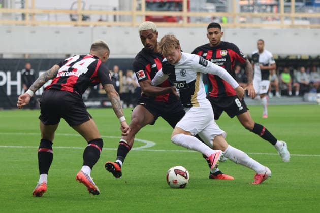 29.08.2026, Fussball, Herren, 1. Bundesliga, Saison 2026 2027, SV 07 Elversberg - Bayer 04 Leverkusen, Cole Campbell (SV 07 Elversberg), Aleix Garcia (Bayer 04 Leverkusen) Elversberg Ursapharm-Arena an der Kaiserlinde Saarland Deutschland (DEU) *** August 29, 2026, Soccer, Men s, Bundesliga 1, 2026–2027 Season, SV 07 Elversberg vs. Bayer 04 Leverkusen, Cole Campbell (SV 07 Elversberg), Aleix Garcia (Bayer 04 Leverkusen), Ursapharm Arena an der Kaiserlinde, Saarland, Germany (DEU) Copyright: xSebastianxBachx