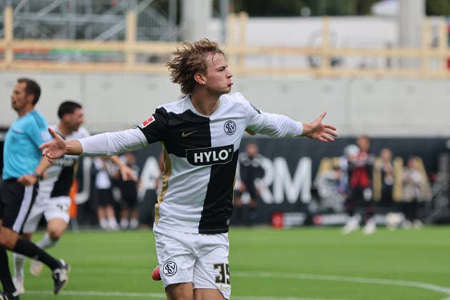 29.08.2026, Fussball, Herren, 1. Bundesliga, Saison 2026 2027, SV 07 Elversberg - Bayer 04 Leverkusen, Torjubel zum 2:0, Torschütze: Cole Campbell (SV 07 Elversberg) Elversberg Ursapharm-Arena an der Kaiserlinde Saarland Deutschland (DEU) *** August 29, 2026, Soccer, Men s, Bundesliga 1, 2026–2027 Season, SV 07 Elversberg vs. Bayer 04 Leverkusen, goal celebration after the 2–0, goal scorer Cole Campbell, SV 07 Elversberg, Ursapharm Arena an der Kaiserlinde, Saarland, Germany, DEU Copyright: xSebastianxBachx