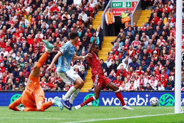 Alexander Isak of Liverpool scores a goal to make it 1-1 Liverpool v Nottingham Forest, Premier League Football, Football, Anfield, Liverpool, UK - 29 Aug 2026Liverpool Anfield United Kingdom EDITORIAL USE ONLY No use with unauthorised audio, video, data, fixture lists, club league logos or live services. Online in-match use limited to 120 images, no video emulation. No use in betting, games or single club league player publications.  Copyright: xMattxWest Shutterstockx 17118964aq