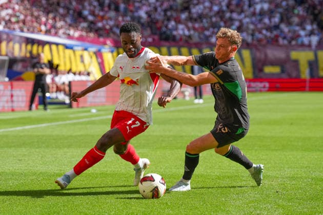 29.08.2026, xydrx, Herren, Fußball, 1.Bundesliga, RB Leipzig - Borussia Mönchengladbach, Saison 2026 2027, Red Bull Arena: Ridle Baku (RB Leipzig, 17) im Zweikampf gegen Robin Hack (Borussia Moenchengladbach, 25) DFB regulations prohibit any use of photographs as image sequences and or quasi-video. *** August 29, 2026, xydrx, Men s, Soccer, Bundesliga 1, RB Leipzig vs. Borussia Mönchengladbach, 2026–2027 season, Red Bull Arena Ridle Baku, RB Leipzig, No. 17 in a tackle against Robin Hack, Borussia Mönchengladbach, No. 25. DFB regulations prohibit any use of photographs as image sequences and or quasi-video. Copyright: HMBxMedia YannisxDreimann