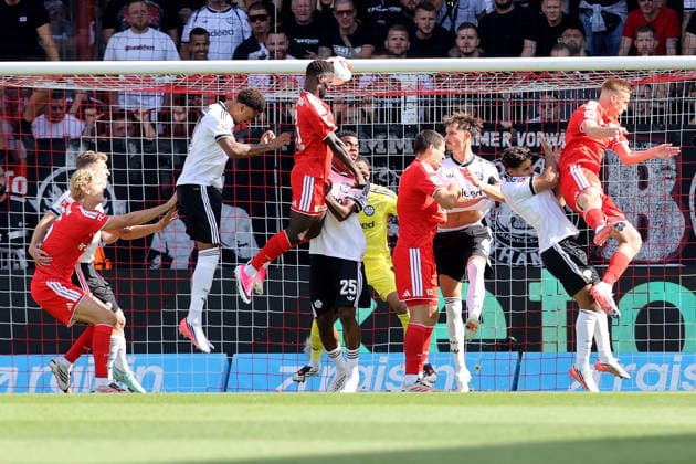 29.08.2026, xtgx, Fussball 1.Bundesliga, Union Berlin - Eintracht Frankfurt v.l. Emanuel Latte Lath (1. FC Union Berlin) Torschuetze, erzielt das Tor, Treffer, scores the goal 1:0 Noah Atubolu (Eintracht Frankfurt) Jeremiaha Maluze (Eintracht Frankfurt) Raphael Onyedika (Eintracht Frankfurt) Berlin *** August 29, 2026, xtgx, Soccer, Bundesliga 1, Union Berlin vs. Eintracht Frankfurt, Emanuel Latte Lath, 1 FC Union Berlin, goal scorer, scores the goal, goal, scores the goal 1–0 Noah Atubolu, Eintracht Frankfurt; Jeremiaha Maluze, Eintracht Frankfurt; Raphael Onyedika, Eintracht Frankfurt; Berlin
