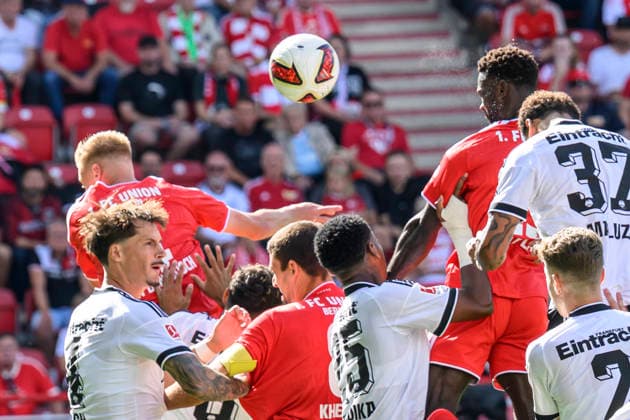 im Bild v.l.: Emmanuel Latte Lath (Union Berlin, 29), köpft zum 1:0 - Tor, GER, Berlin, Fussball, 1. FC Union Berlin vs Eintracht Frankfurt, in der Alten Försterei, 29.08.2026, DFB DFL REGULATIONS PROHIBIT ANY USE OF PHOTOGRAPHS AS IMAGE SEQUENCES AND OR QUASI-VIDEO, *** In the photo, from left: Emmanuel Latte (Lath) of Union Berlin, 29, heads in the 1-0 goal; GER, Berlin, soccer, 1. FC Union Berlin vs. Eintracht Frankfurt, at the Alte Försterei, August 29, 2026, DFB and DFL regulations prohibit any use of photographs as image sequences and or quasi-video, Copyright: HMBxMedia UwexKoch