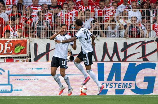 Fußball, Herren, Saison 2026 2027, 1. Bundesliga (1. Spieltag), 1. FC Union Berlin - Eintracht Frankfurt, v. l. Younes Ebnoutalib (Eintracht Frankfurt), Jeremiaha Maluze (Eintracht Frankfurt), Jubel nach Tor zum 1:1, 29.08.2026, *** Soccer, Men s, 2026–2027 Season, Bundesliga 1, Matchday 1, 1. FC Union Berlin vs. Eintracht Frankfurt; from left: Younes Ebnoutalib (Eintracht Frankfurt), Jeremiaha Maluze (Eintracht Frankfurt); celebration after the 1–1 goal, August 29, 2026, Copyright: xMatthiasxKochx
