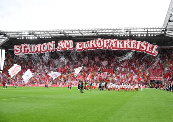 29.08.2026, xsltx, Fussball 1.Bundesliga, FSV Mainz 05 - SC Paderborn v.l. Stadion am Europakreisel - Choreografie der Mainzer Fans zum Saisonstart (DFL DFB REGULATIONS PROHIBIT ANY USE OF PHOTOGRAPHS as IMAGE SEQUENCES and or QUASI-VIDEO) *** August 29, 2026, xsltx, Soccer, 1. Bundesliga, FSV Mainz 05 vs. SC Paderborn at the Stadion am Europakreisel: Choreographed display by Mainz fans to kick off the season. DFL and DFB regulations prohibit any use of photographs as image sequences and or quasi-video.