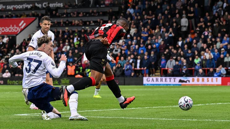 Bournemouth v Everton Premier League Rayan of Bournemouth shoots during the Premier League match at the Vitality Stadium, Bournemouth 29 08 2026 UK Newspapers OUT Copyright: xJeremyxLandeyx FIL-23853-0017