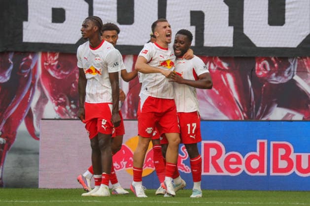 29.08.2026, xgox, Fussball 1.Bundesliga, RB Leipzig - Borussia Mönchengladbach emspor, v.l. Jubel nach dem 1:0 durch Ridle Baku (Leipzig, 17) (DFL DFB REGULATIONS PROHIBIT ANY USE OF PHOTOGRAPHS as IMAGE SEQUENCES and or QUASI-VIDEO) Leipzig *** August 29, 2026, xgox, Soccer, Bundesliga 1, RB Leipzig vs. Borussia Mönchengladbach (emspor), from left: Celebrations after Ridle Baku’s 1–0 goal for Leipzig, 17 DFL DFB REGULATIONS PROHIBIT ANY USE OF PHOTOGRAPHS as IMAGE SEQUENCES and or QUASI-VIDEO Leipzig