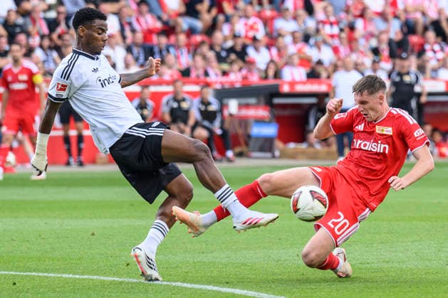 im Bild v.l.: Raphael Onyedika (E Frankfurt, 25), Michel Aebischer (Union Berlin, 20), Zweikampf, Action, Kampf, kaempft um den Ball, GER, Berlin, Fussball, 1. FC Union Berlin vs Eintracht Frankfurt, in der Alten Försterei, 29.08.2026, DFB DFL REGULATIONS PROHIBIT ANY USE OF PHOTOGRAPHS AS IMAGE SEQUENCES AND OR QUASI-VIDEO, *** In the photo, from left: Raphael Onyedika (Eintracht Frankfurt, 25), Michel Aebischer (Union Berlin, 20); tackle, action, battle, fighting for the ball, GER, Berlin, soccer, 1. FC Union Berlin vs. Eintracht Frankfurt, at the Alte Försterei, August 29, 2026, DFB and DFL regulations prohibit any use of photographs as image sequences and or quasi-video, Copyright: HMBxMedia UwexKoch