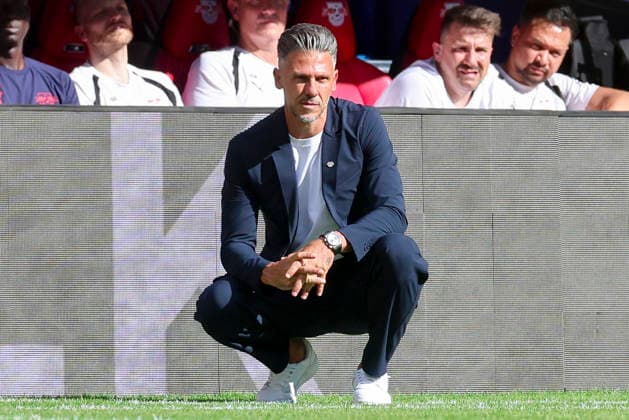 Trainer Martin Demichelis (RB Leipzig) schaut waehrend des Spiels der 1. Bundesliga zwischen RB Leipzig und Borussia Moenchengladbach, Red Bull Arena am 29. August 2026 in Leipzig, Deutschland. (Foto von Marco Steinbrenner DeFodi Images) +++ Trainer Martin Demichelis (RB Leipzig) looks on during the Bundesliga match between RB Leipzig and Borussia Moenchengladbach at Red Bull Arena on August 29, 2026 in Leipzig, Germany. (Photo by Marco Steinbrenner DeFodi Images) DFB DFL REGULATIONS PROHIBIT ANY USE OF PHOTOGRAPHS AS IMAGE SEQUENCES AND OR QUASI-VIDEO. (Photo by Marco Steinbrenner DeFodi Images) - *** Coach Martin Demichelis of RB Leipzig looks on during the Bundesliga match between RB Leipzig and Borussia Mönchengladbach, Red Bull Arena on August 29, 2026, in Leipzig, Germany. Photo by Marco Steinbrenner, DeFodi Images. Coach Martin Demichelis of RB Leipzig looks on during the Bundesliga match between RB Leipzig and Borussia Mönchengladbach at Red Bull Arena on August 29, 2026 in Leipzig, Germany. Photo by Marco Steinbrenner, DeFodi Images. DFB and DFL regulations prohibit any use of photographs as image sequences and or quasi-video. Photo by Marco Steinbrenner, DeFodi Images.