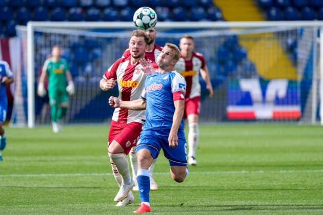 From left: Lucas Hermes (Regensburg), 27; Valentin Lässig (TSG II), 6; tackle, game scene, duel, tackle, tackling, dynamism, action, 08 29 2026, Sinsheim, Germany, soccer, 3rd Division, TSG 1899 Hoffenheim II vs. SSV Jahn Regensburg, DFB and DFL regulations prohibit any use of photographs as image sequences and or quasi-video xozx