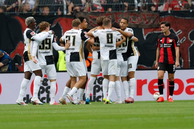 29.08.2026, xjrdrx, Fussball 1.Bundesliga, SV Elversberg - Bayer 04 Leverkusen v.l. Torjubel nach dem Tor zum celebrating the goal celebrate 1:0 durch Lukas Petkov (SV Elversberg) (DFL DFB REGULATIONS PROHIBIT ANY USE OF PHOTOGRAPHS as IMAGE SEQUENCES and or QUASI-VIDEO) Elversberg *** August 29, 2026, xjrdrx, Soccer, Bundesliga 1, SV Elversberg vs. Bayer 04 Leverkusen: Goal celebration after Lukas Petkov scored the 1–0 goal for SV Elversberg. DFL and DFB regulations prohibit any use of photographs as image sequences and or quasi-video. Elversberg