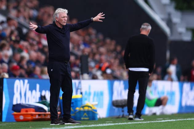Bournemouth, England, 29th August 2026. David Moyes head coach of Everton reacts during the AFC Bournemouth vs Everton Premier League match at the Vitality Stadium, Bournemouth. Picture credit should read: Paul Terry Sportimage EDITORIAL USE ONLY. No use with unauthorised audio, video, data, fixture lists, club league logos or live services. Online in-match use limited to 120 images, no video emulation. No use in betting, games or single club league player publications. SPI_022_PT_Bournemouth_Everton SPI-4940-0022