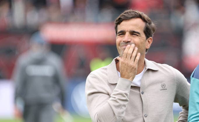 29.08.2026, Fussball, Herren, 1. Bundesliga, Saison 2026 2027, SV 07 Elversberg - Bayer 04 Leverkusen, Trainer Carles Martinez (Bayer 04 Leverkusen) enttäuscht Elversberg Ursapharm-Arena an der Kaiserlinde Saarland Deutschland *** August 29, 2026, Soccer, Men s, Bundesliga 1, 2026–2027 Season, SV 07 Elversberg vs. Bayer 04 Leverkusen, Coach Carles Martinez; Bayer 04 Leverkusen disappoints Elversberg at Ursapharm Arena an der Kaiserlinde, Saarland, Germany Copyright: xSebastianxBachx