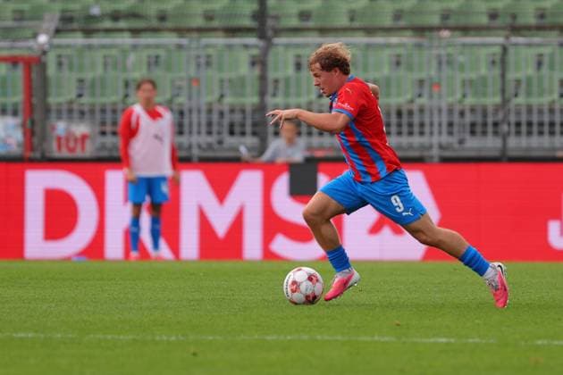August 26, 2029, GER, Regionalliga Nord, Soccer, Matchday 6, 2026–2027 Season, VfB Lübeck vs. SV Drochtersen Assel Solo Play Action Full-Body Shot Individual Cutout Tom Sanne SV Drochtersen Assel 09 Lübeck Dietmar Scholze Stadium at the Lohmühle SH Germany Copyright: xnordphotoxGmbHx xTauchnitzx
