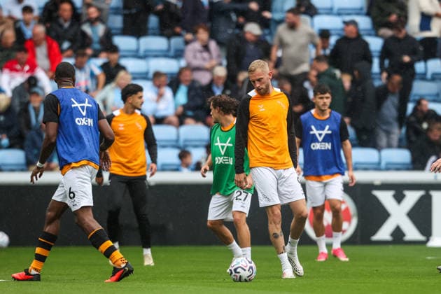 Coventry City v Hull City, Premier League Oliver McBurnie of Hull City in the pregame warmup session during the Coventry City v Hull City Premier League match at Coventry Building Society Arena, Coventry, England on 29 August 2026 Credit: Richard Bierton Every Second Media Editorial use only. All images are copyright Every Second Media Limited. No images may be reproduced without prior permission. All rights reserved. Premier League and Football League images are subject to licensing agreements with Football DataCo Limited. see https: www.football-dataco.com Copyright: xIMAGO EveryxSecondxMediax ESM-2128-0015 RichardxBiertonx xEveryxSecondxMediax