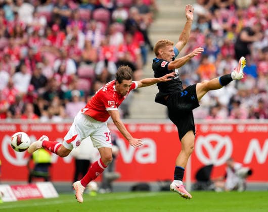 Dominik Kohr (1. FSV Mainz 05, 31) im Zweikampf mit Laurin Curda (SC Paderborn 07, 17) GER, 1. FSV Mainz 05 vs SC Paderborn 07, 1. Bundesliga, 1. Spieltag, Saison 2026-27, MEWA-Arena, Mainz, 29.08.2026 DFL REGULATIONS PROHIBIT ANY USE OF PHOTOGRAPHS AS IMAGE SEQUENCES AND OR QUASI-VIDEO GER, 1. FSV Mainz 05 vs SC Paderborn 07, 1. Bundesliga, 1. Spieltag, Saison 2026-27, 29.08.2026 Mainz *** Dominik Kohr 1 FSV Mainz 05, 31 in a tackle with Laurin Curda SC Paderborn 07, 17 GER, 1 FSV Mainz 05 vs. SC Paderborn 07, 1 Bundesliga, Matchday 1, 2026–27 season, MEWA Arena, Mainz, August 29, 2026 DFL REGULATIONS PROHIBIT ANY USE OF PHOTOGRAPHS AS IMAGE SEQUENCES AND OR QUASI-VIDEO GER, 1 FSV Mainz 05 vs. SC Paderborn 07, 1 Bundesliga, Matchday 1, 2026–27 Season, August 29, 2026, Mainz Copyright: xEibner-Pressefoto ScottxColemanx EP_SCN