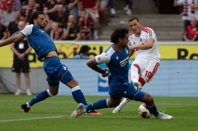 Torschuss von Said El Mala 10 (1. FC Koeln) wird geblockt von Ozan Kabak 5 (TSG Hoffenheim), 1. FC Koeln vs. TSG Hoffenheim, Fussball, 1. Bundesliga, 1. Spieltag, 2026 2027, 29.08.2026 DFB regulations prohibit any use of photographs as image sequences and or quasi-video Koeln Nordrhein-Westfalen Deutschland *** Said El Mala (10) of 1. FC Köln takes a shot on goal, which is blocked by Ozan Kabak (5) of TSG Hoffenheim; 1. FC Köln vs. TSG Hoffenheim, Soccer, Bundesliga 1, Matchday 1, 2026–2027, August 29, 2026. DFB regulations prohibit any use of photographs as image sequences and or quasi-video. Cologne, North Rhine-Westphalia, Germany Copyright: xkolbert-press MarkusxVerwimpx