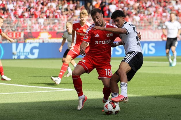 29.08.2026, xtgx, Fussball 1.Bundesliga, Union Berlin - Eintracht Frankfurt v.l. Josip Juranovic (1. FC Union Berlin) Ayoube Amaimouni-Echghouyab (Eintracht Frankfurt) Zweikampf, Aktion, action, battle for the ball Berlin *** August 29, 2026, xtgx, Soccer, Bundesliga 1, Union Berlin vs. Eintracht Frankfurt, Josip Juranovic, 1. FC Union Berlin, Ayoube Amaimouni, Echghouyab, Eintracht Frankfurt, tackle, action, battle for the ball, Berlin