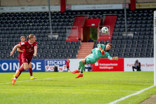 Scoring chance by Marlon Fass (SG Sonnenhof Großaspach) in the 9th minute, superbly saved by goalkeeper Vinko Sapina (FC Ingolstadt 04) in the 41st minute, SG Sonnenhof Großaspach vs. FC Ingolstadt 04, Soccer, 3rd Division, Matchday 3, August 29, 2026; DFB regulations prohibit any use of photographs as image sequences and or quasi-video. Aspach, Baden-Württemberg, Germany Copyright: xkolbert-press PhilipxZieglerx