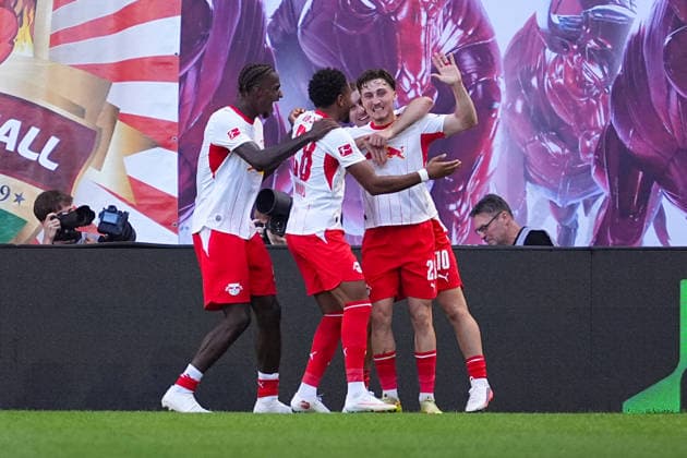 29.08.2026, xydrx, Herren, Fußball, 1.Bundesliga, RB Leipzig - Borussia Mönchengladbach, Saison 2026 2027, Red Bull Arena: Torjubel nach dem Tor zum 3:0 für RB Leipzig durch Torschütze Rocco Reitz (RB Leipzig, 20) zusammen mit Brajan Gruda (RB Leipzig, 10) und Christopher Nkunku (RB Leipzig, 28) DFB regulations prohibit any use of photographs as image sequences and or quasi-video. *** August 29, 2026, xydrx, Men s, Soccer, Bundesliga 1, RB Leipzig vs. Borussia Mönchengladbach, 2026–2027 Season, Red Bull Arena: Goal celebration after RB Leipzig’s 3–0 goal scored by Rocco Reitz (RB Leipzig, 20), alongside Brajan Gruda (RB Leipzig, 10) and Christopher Nkunku (RB Leipzig, 28). DFB regulations prohibit any use of photographs as image sequences and or quasi-video. Copyright: HMBxMedia YannisxDreimann