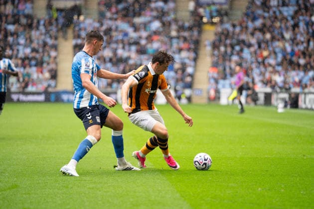 Players from both sides compete for the ball during the Premier League match between Coventry City and Hull City at Coventry Building Society Arena (Photo by Jay Soundo) Copyright: xJayxSoundox xSportsxPressxPhotox Sportspressphoto_SPR218647