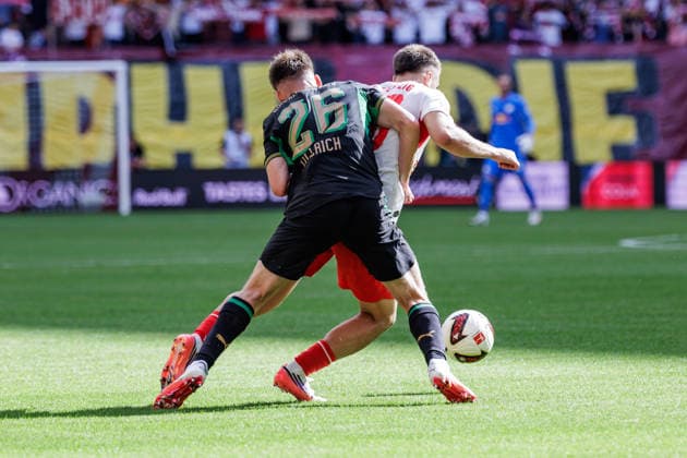 August 29, 2026, GER, Soccer, Men s, 1. Bundesliga, 2026–2027 Season, Matchday 1, RB Leipzig vs. Borussia Mönchengladbach Lukas Ullrich Borussia Mönchengladbach Borussia Mönchengladbach 26 in a tackle against Brajan Gruda RB Leipzig 10 DFB and DFL regulations prohibit any use of photographs as image sequences and or quasi-video Leipzig Red Bull Arena Saxony Germany Copyright: xNordphoto Trienitzx