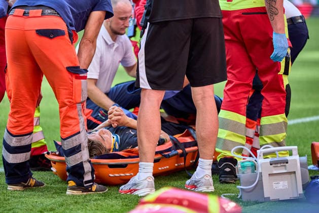 August 29, 2026, Soccer, Men s, Bundesliga, 2026–2027, RB Leipzig vs. Borussia Mönchengladbach, Daiki Hashioka 14, Borussia Mönchengladbach, carried off on a stretcher after a collision, Leipzig Red Bull Arena, Saxony, Germany