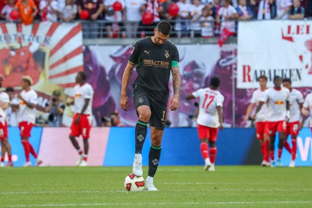 29.08.2026, xgox, Fussball 1.Bundesliga, RB Leipzig - Borussia Mönchengladbach emspor, v.l. Tim Kleindienst (Gladbach, 11) enttaeuscht, schaut enttaeuscht, niedergeschlagen, disappointed (DFL DFB REGULATIONS PROHIBIT ANY USE OF PHOTOGRAPHS as IMAGE SEQUENCES and or QUASI-VIDEO) Leipzig *** August 29, 2026, xgox, Soccer 1st Bundesliga, RB Leipzig vs. Borussia Mönchengladbach, from left: Tim Kleindienst (Gladbach), 11 looks disappointed, appears disappointed, dejected, disappointed DFL DFB REGULATIONS PROHIBIT ANY USE OF PHOTOGRAPHS as IMAGE SEQUENCES and or QUASI-VIDEO Leipzig