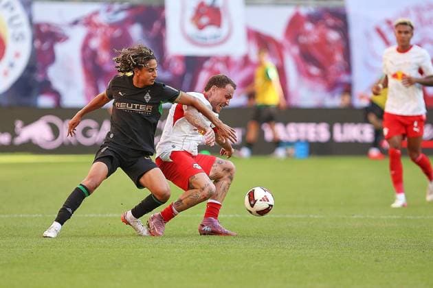 Leipzig, Saxony, Germany, August 29, 2026, Red Bull Arena, Matchday 1, 2026–27 Season, German Bundesliga, RB Leipzig vs. Borussia Mönchengladbach, Wael Mohya (36), Borussia Mönchengladbach, and David Raum (22), RBL Copyright: xdtsxNachrichtenagenturx dts_131700