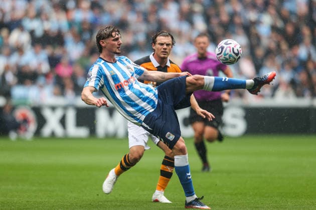 Coventry City v Hull City, Premier League Jack Rudoni of Coventry City in action during the Coventry City v Hull City Premier League match at Coventry Building Society Arena, Coventry, England on 29 August 2026 Credit: Richard Bierton Every Second Media Editorial use only. All images are copyright Every Second Media Limited. No images may be reproduced without prior permission. All rights reserved. Premier League and Football League images are subject to licensing agreements with Football DataCo Limited. see https: www.football-dataco.com Copyright: xIMAGO EveryxSecondxMediax ESM-2128-0016 RichardxBiertonx xEveryxSecondxMediax