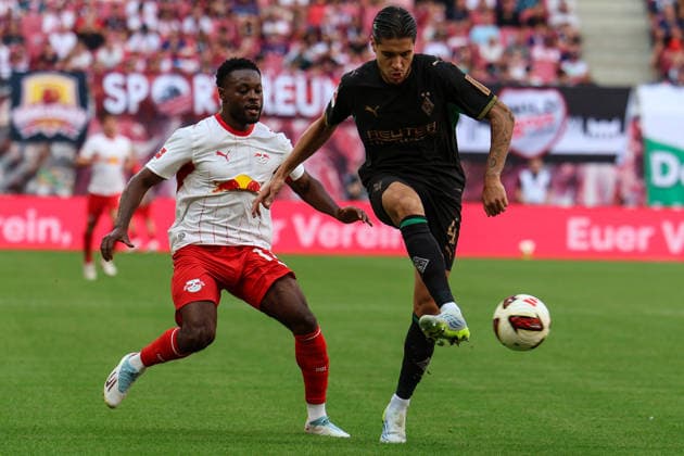 Germany 1 Bundesliga 2026–2027, Matchday 1, RB Leipzig vs. Borussia Mönchengladbach, Red Bull Arena Leipzig, Kevin Diks (Borussia Mönchengladbach), 4 players in possession Copyright: xx