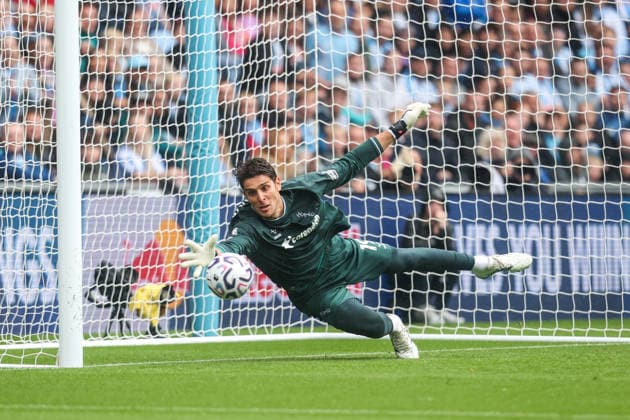 Coventry City v Hull City, Premier League Konstantinos Tzolakis of Hull City makes a save during the Coventry City v Hull City Premier League match at Coventry Building Society Arena, Coventry, England on 29 August 2026 Credit: Richard Bierton Every Second Media Editorial use only. All images are copyright Every Second Media Limited. No images may be reproduced without prior permission. All rights reserved. Premier League and Football League images are subject to licensing agreements with Football DataCo Limited. see https: www.football-dataco.com Copyright: xIMAGO EveryxSecondxMediax ESM-2128-0020 RichardxBiertonx xEveryxSecondxMediax