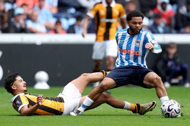 Coventry City v Hull City - Premier League 2026 27 Mohamed Belloumi of Hull City and Jay Dasilva of Coventry City challenge during the Premier League 2026 27 match between Coventry City and Hull City at The Coventry Building Society Arena on August 29, 2026 in Coventry, England. WARNING! This Photograph May Only Be Used For Newspaper And Or Magazine Editorial Purposes. May Not Be Used For Publications Involving 1 player, 1 Club Or 1 Competition Without Written Authorisation From Football DataCo Ltd. For Any Queries, Please Contact Football DataCo Ltd on +44 (0) 207 864 9121 Coventry The Coventry Building Society Arena England United Kingdom Copyright: xAllstarxPicturexLibraryxLtdx