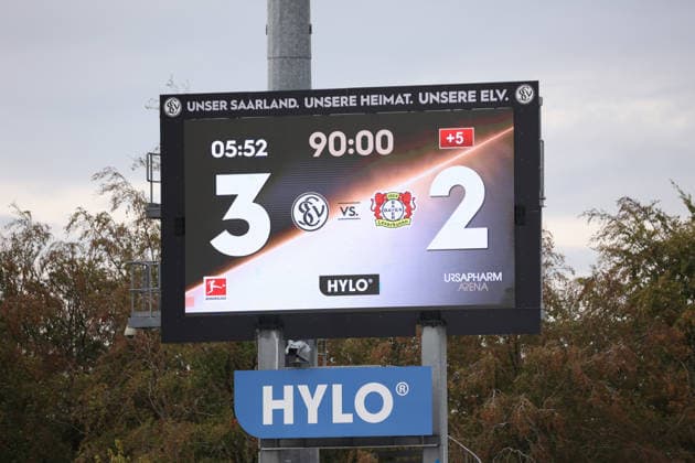 29.08.2026, Fussball, Herren, 1. Bundesliga, Saison 2026 2027, SV 07 Elversberg - Bayer 04 Leverkusen, Die Anzeigetafel zeigt den Endstand an, Videowall Elversberg Ursapharm-Arena an der Kaiserlinde Saarland Deutschland *** August 29, 2026, Soccer, Men s, Bundesliga 1, 2026–2027 Season, SV 07 Elversberg vs. Bayer 04 Leverkusen, The scoreboard displays the final score, video wall at the Elversberg Ursapharm Arena on Kaiserlinde, Saarland, Germany Copyright: xSebastianxBachx