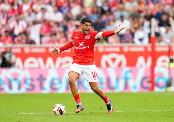 Nadiem Amiri (1. FSV Mainz 05, 10) gestikuliert. GER, 1. FSV Mainz 05 vs SC Paderborn 07, 1. Bundesliga, 1. Spieltag, Saison 2026-27, MEWA-Arena, Mainz, 29.08.2026 DFL REGULATIONS PROHIBIT ANY USE OF PHOTOGRAPHS AS IMAGE SEQUENCES AND OR QUASI-VIDEO GER, 1. FSV Mainz 05 vs SC Paderborn 07, 1. Bundesliga, 1. Spieltag, Saison 2026-27, 29.08.2026 Mainz *** Nadiem Amiri 1 FSV Mainz 05, 10 gesturing GER, 1 FSV Mainz 05 vs. SC Paderborn 07, 1 Bundesliga, Matchday 1, 2026–27 season, MEWA Arena, Mainz, August 29, 2026 DFL REGULATIONS PROHIBIT ANY USE OF PHOTOGRAPHS AS IMAGE SEQUENCES AND OR QUASI-VIDEO GER, 1 FSV Mainz 05 vs. SC Paderborn 07, 1 Bundesliga, Matchday 1, 2026–27 season, August 29, 2026, Mainz Copyright: xEibner-Pressefoto ScottxColemanx EP_SCN