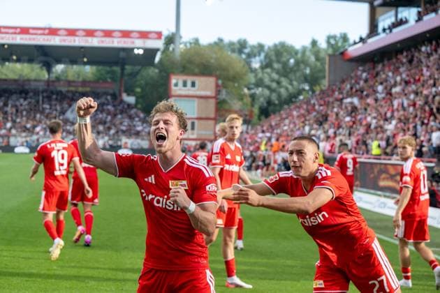 Fußball, Herren, Saison 2026 2027, 1. Bundesliga (1. Spieltag), 1. FC Union Berlin - Eintracht Frankfurt, v. l. Tim Skarke (1. FC Union Berlin), Marin Ljubicic (1. FC Union Berlin), Jubel nach Tor zum 3:3, 29.08.2026, *** Soccer, Men s, 2026–2027 Season, Bundesliga 1, Matchday 1, 1. FC Union Berlin vs. Eintracht Frankfurt; from left: Tim Skarke (1. FC Union Berlin), Marin Ljubicic (1. FC Union Berlin), celebration after the 3–3 goal, August 29, 2026, Copyright: xMatthiasxKochx