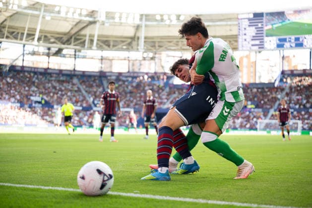 ESP LaLiga EA Sports UD Levante vs. Real Betis: Nacho Perez of Levante and Fran Garcia of Real Betis during the LaLiga EA Sports match between UD Levante and Real Betis, played at Ciudad de Valencia Stadium in Valencia on August 29, 2026, in Valencia, Spain. Soccer Copyright: xAgenciaxLOFx