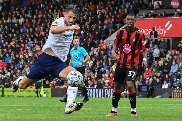 Bournemouth v Everton Premier League James Tarkowski of Everton scores his side s first goal during the Premier League match at the Vitality Stadium, Bournemouth 29 08 2026 UK Newspapers OUT Copyright: xJeremyxLandeyx FIL-23853-0049