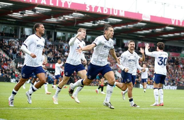 James Tarkowski of Everton celebrates scoring the equalising goal with teammates AFC Bournemouth v Everton, Premier League Football, Football, Vitality Stadium, Bournemouth, UK - 29 Aug 2026Bournemouth Vitality Stadium United Kingdom EDITORIAL USE ONLY No use with unauthorised audio, video, data, fixture lists, club league logos or live services. Online in-match use limited to 120 images, no video emulation. No use in betting, games or single club league player publications. Copyright: xMattxImpey Shutterstockx 17119015az