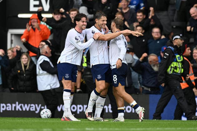 Bournemouth v Everton, Premier League Goal 1-1 - James Tarkowski (6) of Everton celebrates scoring the equalising goal during the Premier League match between Bournemouth and Everton at the Vitality Stadium, Bournemouth, UK on 29 August 2026. Bournemouth Vitality Stadium Dorset UK Editorial use only DataCo restrictions apply See www.football-dataco.com , Copyright: xGrahamxHuntx PSI-24762-0082