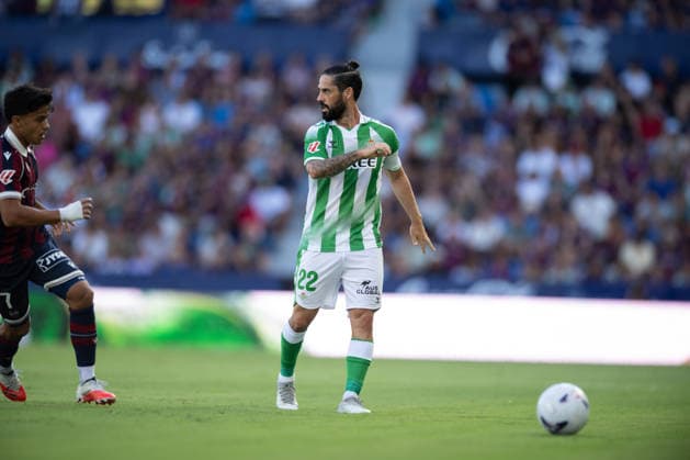 ESP LaLiga EA Sports UD Levante vs. Real Betis Francisco Roman Alarcon Isco of Real Betis during the LaLiga EA Sports match between UD Levante and Real Betis, played at the Ciudad de Valencia Stadium in Valencia on August 29, 2026, in Valencia, Spain. Soccer Copyright: xAgenciaxLOFx