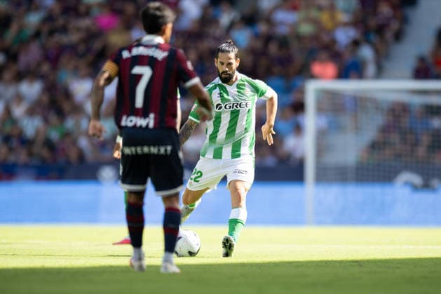 ESP LaLiga EA Sports UD Levante vs. Real Betis Francisco Roman Alarcon Isco of Real Betis during the LaLiga EA Sports match between UD Levante and Real Betis, played at the Ciudad de Valencia Stadium in Valencia on August 29, 2026, in Valencia, Spain. Soccer Copyright: xAgenciaxLOFx