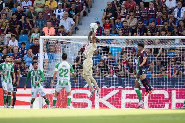 ESP LaLiga EA Sports UD Levante vs. Real Betis: Álvaro Valles of Real Betis in action during the LaLiga EA Sports match between UD Levante and Real Betis, played at the Ciudad de Valencia Stadium in Valencia on August 29, 2026, in Valencia, Spain. Soccer Copyright: xAgenciaxLOFx