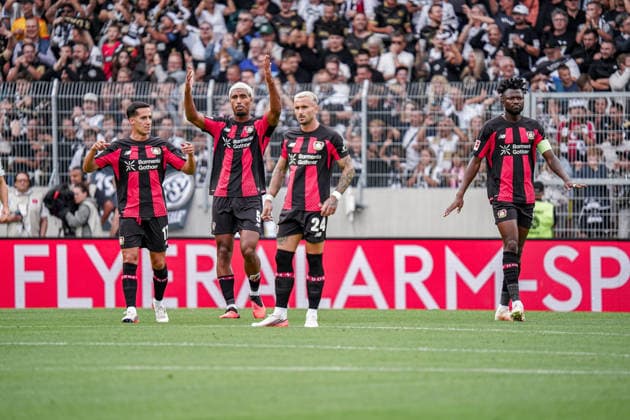 Deutschland: Fussball Saison 2026 2027 , Bundesliga , 1. Spieltag , SV Elversberg vs. Bayer 04 Leverkusen - URSAPHARM-Arena (Spiesen-Elversberg) : Leverkusener Spieler nach Gegentor, Geste, Gestik, Emotion Spiesen-Elversberg USRSAPHARM-Arena Deutschland Germany *** Germany Soccer Season 2026–2027, Bundesliga, Matchday 1, SV Elversberg vs. Bayer 04 Leverkusen, URSAPHARM Arena, Spiesen-Elversberg, Leverkusen player after conceding a goal, gesture, body language, emotion, Spiesen-Elversberg, URSAPHARM Arena, Germany Copyright: xBennetxLongx