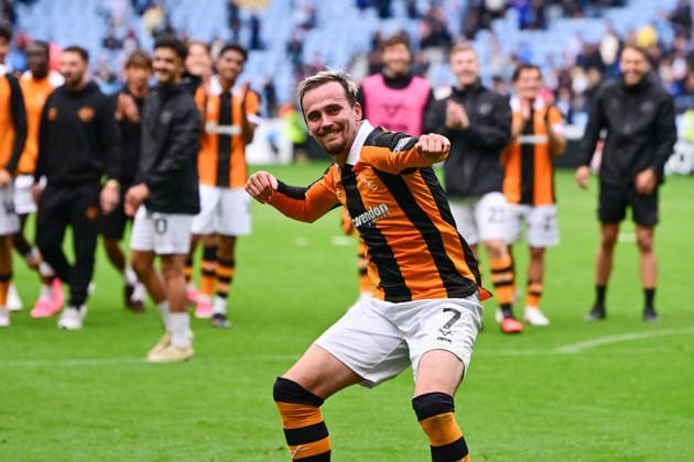 Coventry City v Hull City, Premier League Hull City midfielder Liam Millar (7) celebrates victory during the Premier League match between Coventry City and Hull City at the Coventry Building Society Arena, Coventry, UK on 29 August 2026. Coventry Coventry Building Society Arena West Midlands UK Editorial use only DataCo restrictions apply See www.football-dataco.com , Copyright: xDennisxGoodwinx PSI-24781-0029