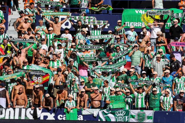 August 29, 2026, Valencia, Valencia, SPAIN: Fans of Betis during the Spanish league, LaLiga EA Sports, football match played between Levante UD and Real Betis Balompie at Ciutat de Valencia stadium on August 29, 2026, in Valencia, Spain. Valencia SPAIN - ZUMAa181 20260829_zaa_a181_044 Copyright: xIvanxTerronx