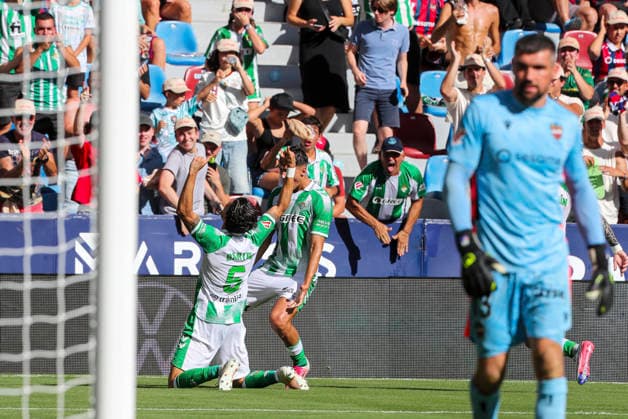 August 29, 2026, Valencia, Valencia, SPAIN: Marc Bartra of Real Betis Balompie celebrates a goal during the Spanish league, LaLiga EA Sports, football match played between Levante UD and Real Betis Balompie at Ciutat de Valencia stadium on August 29, 2026, in Valencia, Spain. Valencia SPAIN - ZUMAa181 20260829_zaa_a181_047 Copyright: xIvanxTerronx