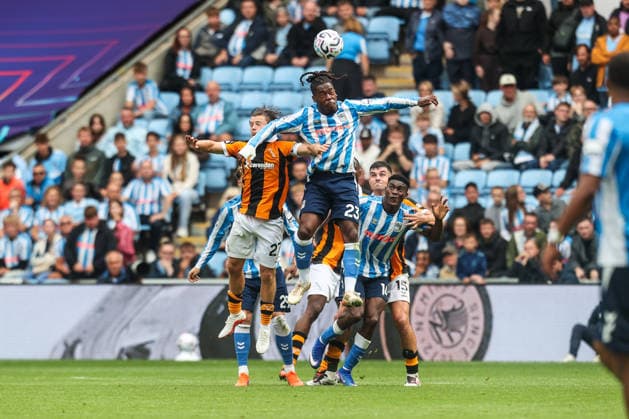 Coventry City v Hull City, Premier League Brandon Thomas-Asante of Coventry City jumps up to win the high ball during the Coventry City v Hull City Premier League match at Coventry Building Society Arena, Coventry, England on 29 August 2026 Credit: Richard Bierton Every Second Media Editorial use only. All images are copyright Every Second Media Limited. No images may be reproduced without prior permission. All rights reserved. Premier League and Football League images are subject to licensing agreements with Football DataCo Limited. see https: www.football-dataco.com Copyright: xIMAGO EveryxSecondxMediax ESM-2128-0031 RichardxBiertonx xEveryxSecondxMediax