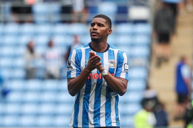 Coventry City v Hull City, Premier League Aurele Amenda of Coventry City applauds the fans after the final whistle during the Coventry City v Hull City Premier League match at Coventry Building Society Arena, Coventry, England on 29 August 2026 Credit: Richard Bierton Every Second Media Editorial use only. All images are copyright Every Second Media Limited. No images may be reproduced without prior permission. All rights reserved. Premier League and Football League images are subject to licensing agreements with Football DataCo Limited. see https: www.football-dataco.com Copyright: xIMAGO EveryxSecondxMediax ESM-2128-0034 RichardxBiertonx xEveryxSecondxMediax