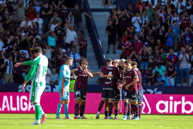 August 29, 2026, Valencia, Valencia, SPAIN: Enzo Bardeli of Levante UD celebrates a goal with teammates during the Spanish league, LaLiga EA Sports, football match played between Levante UD and Real Betis Balompie at Ciutat de Valencia stadium on August 29, 2026, in Valencia, Spain. Levante UD V Real Betis Balompie - LaLiga EA Sports  - ZUMAa181 20260829_zaa_a181_045 Copyright: xIvanxTerronx